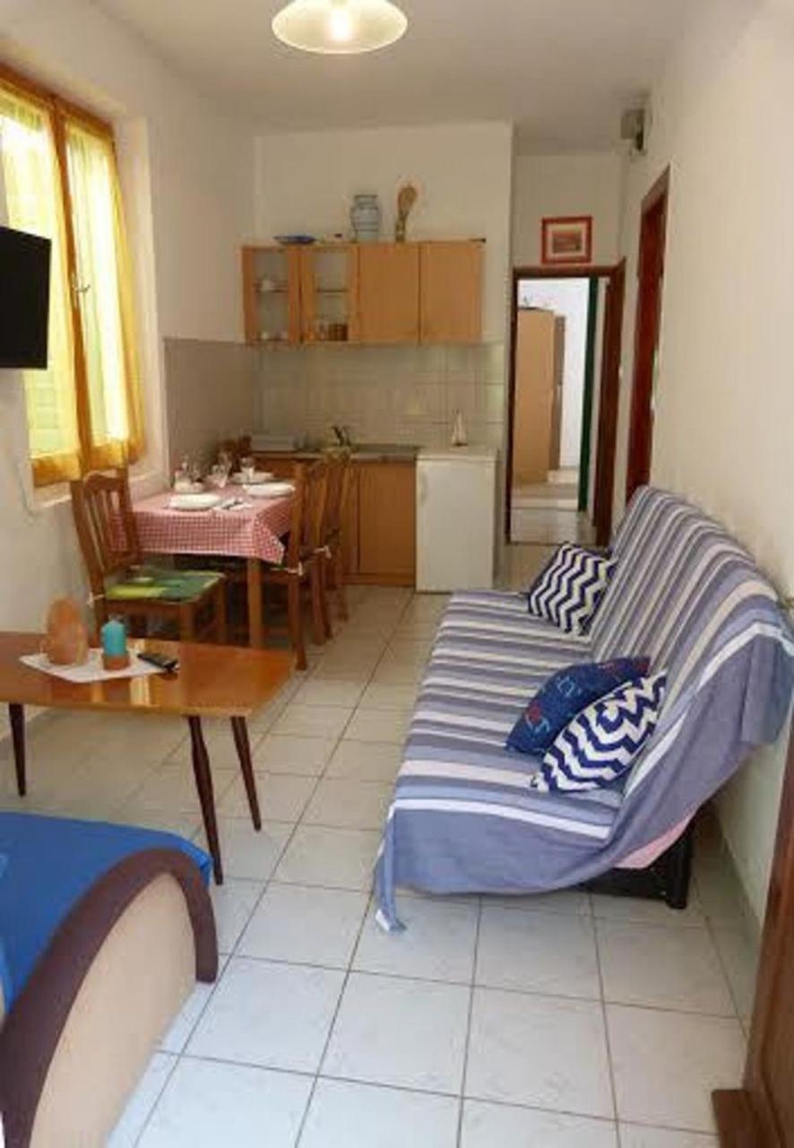 Holiday Home Villa Jadran - 10 M From Beach Preko Dış mekan fotoğraf